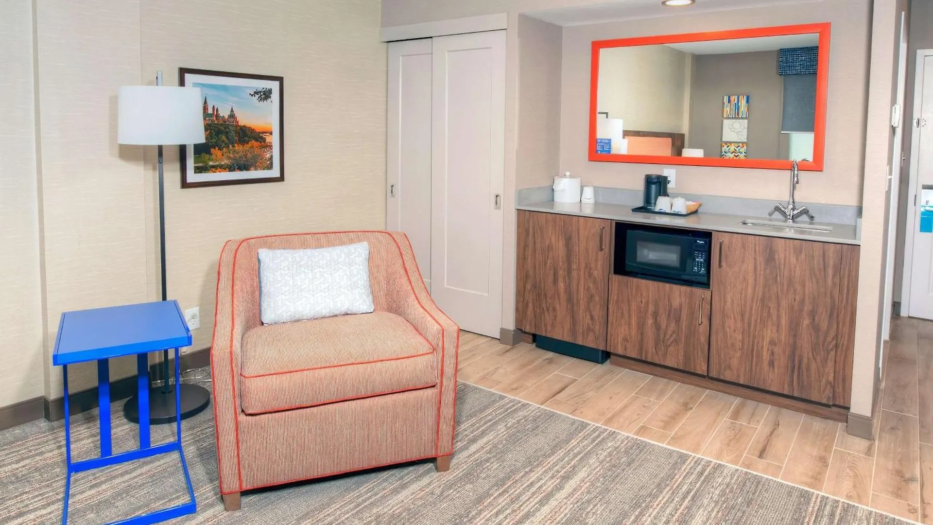 Hampton By Hilton Ottawa Hotel