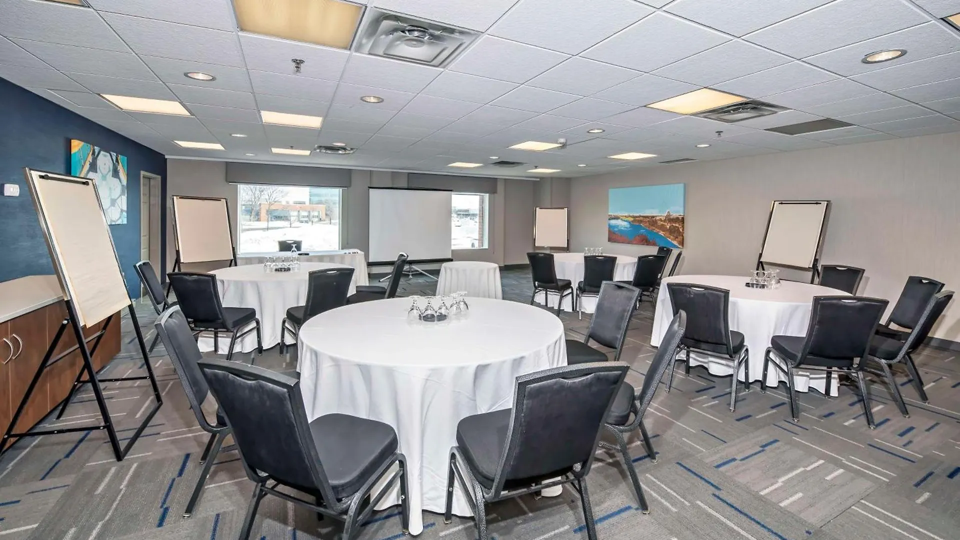 Hampton By Hilton Ottawa Hotel