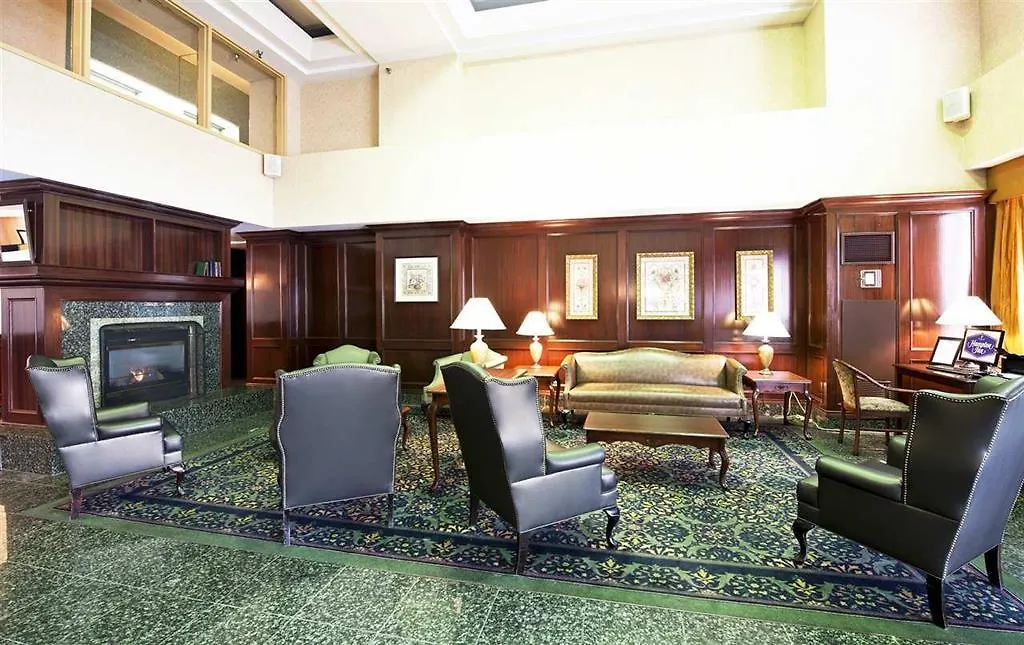 Hotel Hampton By Hilton Ottawa