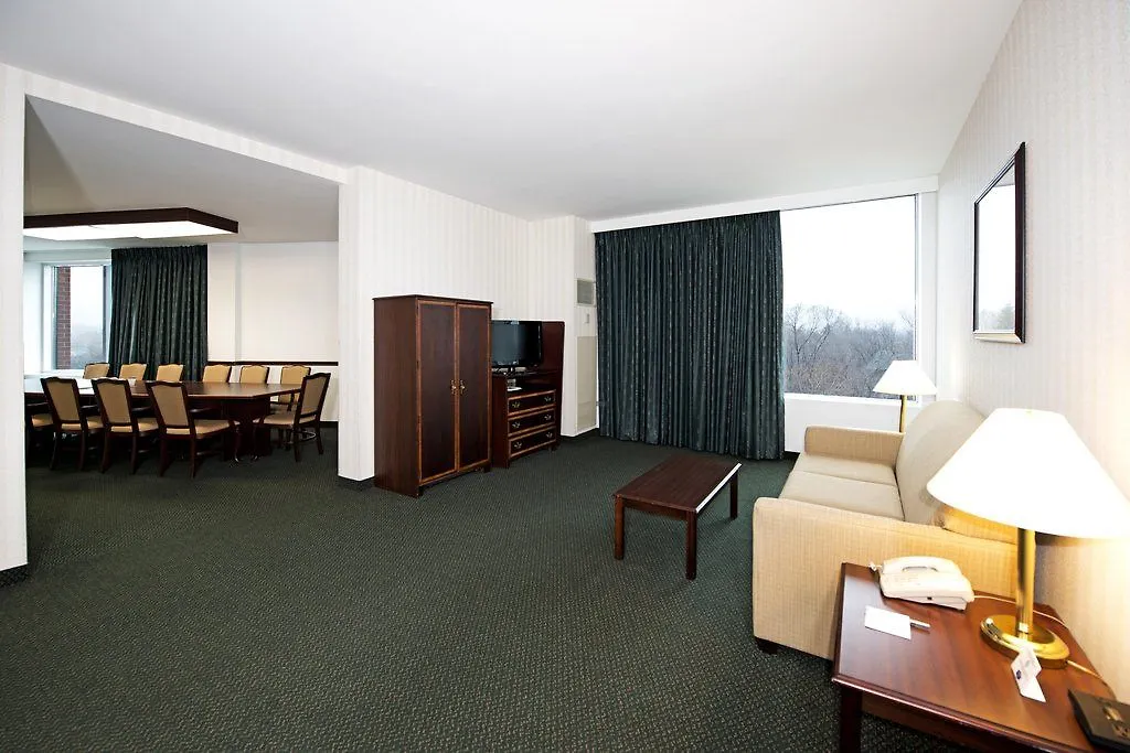 Hotel Hampton By Hilton Ottawa